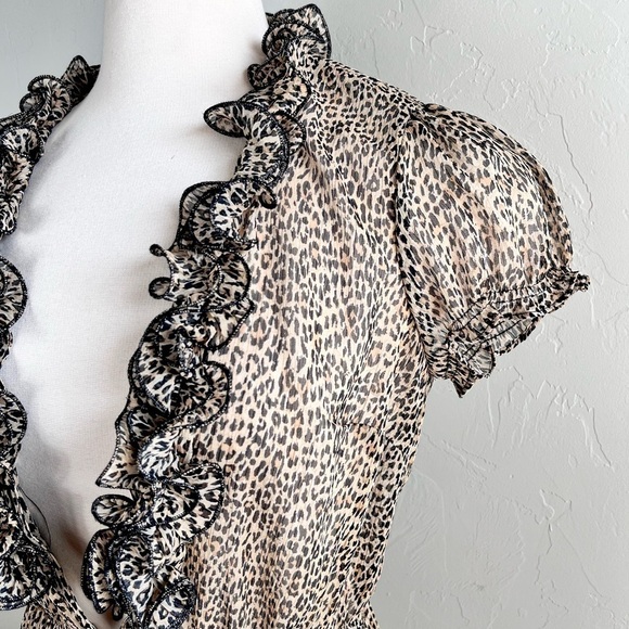 Y2k Sunny Leigh Leopard Print Sheer Ruffle Front Half Button Down V Neck Top - Picture 4 of 11